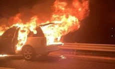 Quảng Ninh: Xe Ranger Rover bốc cháy, 3 người nước ngoài thoát nạn