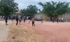 Hàng chục thanh niên ở Quảng Bình cầm gậy sắt hỗn chiến giữa khu dân cư