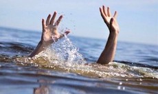 Trưởng phòng Nội vụ tại Quảng Bình đuối nước tử vong khi lao ra sông cứu vợ và 2 con