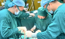 Phẫu thuật mở hộp sọ lấy máu tụ, bác sĩ vùng biên giành giật sự sống cho nam thanh niên
