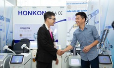 Lê Huỳnh Anh Vy luôn cập nhật công nghệ mới trong xóa xăm thẩm mỹ