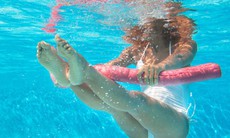 6 bài tập dưới nước giúp giảm cân, đốt cháy calo