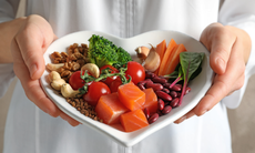 9 lưu ý trong ăn uống để kiểm soát huyết áp, mỡ máu, phòng bệnh tim mạch