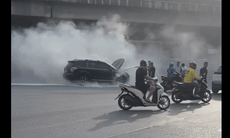 Lại cháy xe ô tô trên đường Nguyễn Trãi
