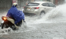 Ngày 4/8: Cảnh báo  trong 3 giờ tới nội thành Hà Nội có mưa to, gây ngập úng cho nhiều tuyến phố