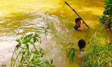 Tìm kiếm bé trai trượt chân ngã xuống suối mất tích ở Lào Cai
