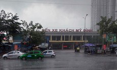 Hà Nội mưa lớn kéo dài, nhiều tuyến phố cảnh báo ngập lụt