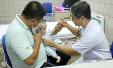 Nuôi sống bé sinh non có tuổi thai và cân nặng nhỏ nhất Việt Nam
