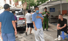 Hoảng loạn tìm người thân trong vụ cháy chung cư nhiều người thương vong ở Khương Hạ