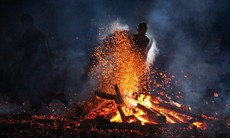 Độc đáo lễ nhảy lửa cầu sức khỏe, đẩy lùi bệnh tật của dân tộc Pà Thẻn ở Tuyên Quang