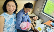 Hỗ trợ nữ hành khách sinh con an toàn trên tàu Nam - Bắc