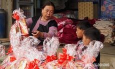 Rực rỡ sắc màu phiên chợ cuối trong năm của dân tộc Mông ở Pà Cò