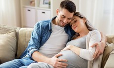 Quan hệ khi mang thai nên tránh điều gì để không ảnh hưởng đến em bé?