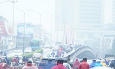 Mưa lạnh, sương mù 'nuốt chửng' loạt tòa chung cư cao tầng ở Hà Nội