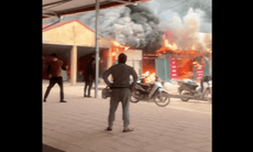 Video cháy lớn tại 1 siêu thị tại Hà Giang