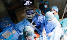 Bộ trưởng Đào Hồng Lan gửi thư khen 2 bệnh viện thực hiện kỳ tích 'thông van tim xuyên bào thai'
