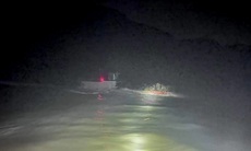 Quảng Ninh: Cứu 2 thuyền viên Trung Quốc gặp nạn trên biển 