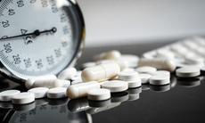 Người bệnh tăng huyết áp có cần thay đổi thuốc thường xuyên không?