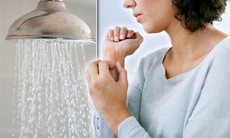 Lợi ích và rủi ro khi tắm nước nóng