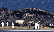 Vụ tai nạn máy bay ở Nhật Bản: Tìm thiết bị ghi âm buồng lái máy bay Airbus A350