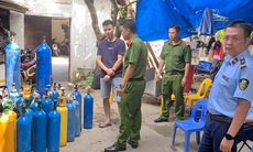 Bắt quả tang cơ sở cung cấp khí cười nằm sâu trong ngõ nhỏ
