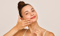 Cách khắc phục 3 vấn đề về da thường gặp ở tuổi trung niên