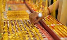 Giá vàng hôm nay ngày 10/10 đồng loạt giảm cực mạnh