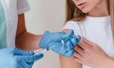 Vì sao cần tiêm vaccine sởi trước khi mang thai?