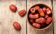 Ai nên thận trọng khi dùng táo tàu?