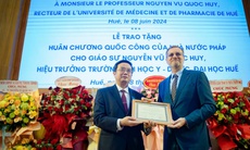 Người thầy ngành y: Hành trình đam mê khoa học và tận hiến vì thế hệ mai sau