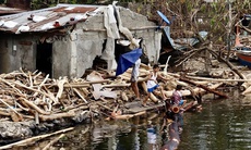 Philippines khẩn cấp sơ tán, quân đội sẵn sàng ứng phó bão Yinxing