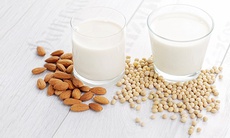 Đồ uống nào giúp giảm chứng ợ nóng?