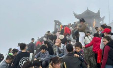 Quảng Ninh: Du khách nườm nượp đổ về các điểm tâm linh du xuân