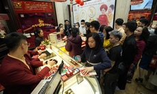Giá vàng giảm trong ngày vía Thần tài nhưng nhiều cửa hàng vẫn vắng khách