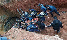 Công an thông tin vụ sạt lở đất khi đào giếng khiến 2 người tử vong