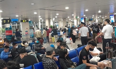Sân bay Tân Sơn Nhất đông nghẹt người dân về quê ăn Tết