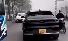 Xử lý tài xế lái xe ô tô đi ngược chiều trên đường Minh Khai