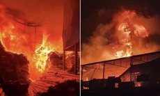 Cháy lớn thiêu rụi xưởng nhựa ở Vĩnh Phúc