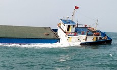 Video: Tàu chở gần 3.000 tấn xi măng chìm trên biển Cù Lao Chàm