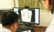 Công nhân mắc bệnh bụi phổi ở Nghệ An tự bỏ tiền để đi giám định thương tật?
