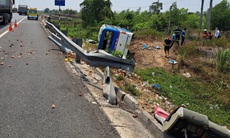 Lật xe khách trên cao tốc TP Hồ Chí Minh - Trung Lương, nhiều người bị thương