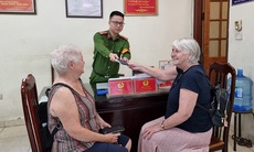 Công an Việt Nam mời du khách Australia đến nhận hộ chiếu bị đánh rơi