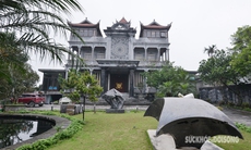 Thăm lâu đài bằng đá khổng lồ ở Ninh Bình