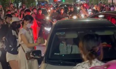 Nhóm người đánh ghen gây náo loạn phố phường Hà Nội