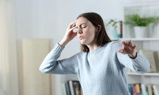 Cần làm gì khi bị tụt huyết áp?