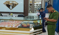 TP Hồ Chí Minh: Tiếp tục phát hiện nhiều tiệm bán vàng trang sức có dấu hiệu giả mạo nhãn hiệu