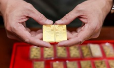 Ngân hàng Nhà nước sắp đấu thầu vàng miếng: Chuyên gia lo lắng vàng chỉ giảm trong thời gian ngắn hạn