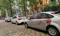 Điều tra vụ 6 ô tô bị tạt sơn đỏ