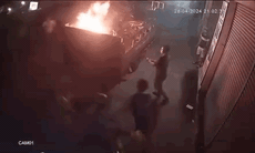 Video người đàn ông đốt xe máy sau khi bị lập biên bản vi phạm nồng độ cồn