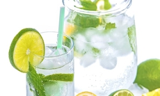 5 lợi ích của uống nước chanh ngày hè